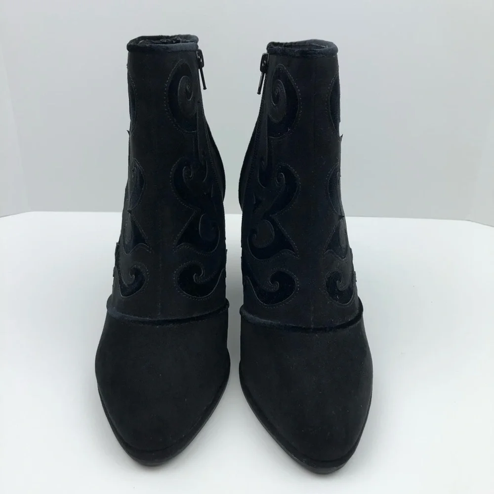 Cloudwalkers by Avenue Black Ankle Booties | 9.5 - Picture 3 of 8